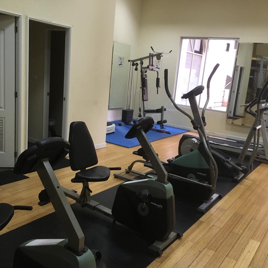 Suites Parque Real Кито Экстерьер фото